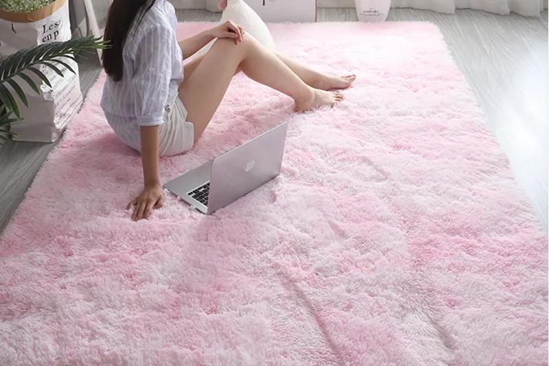 tappeto-pelo-lungo-rosa-casa-arredamento